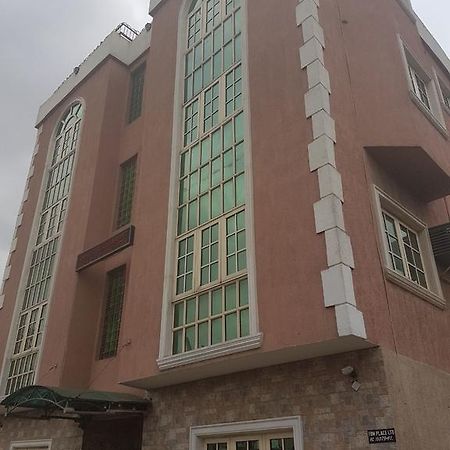 Agun Fbm Place Guest House المظهر الخارجي الصورة
